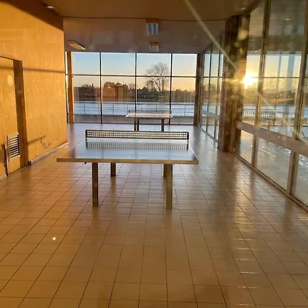 Laguna Dans Avec Piscine *